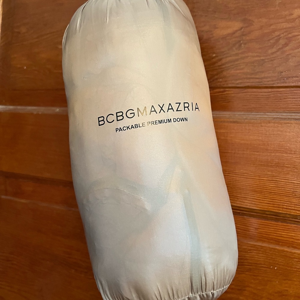 Bcbgmacazaria Packable Down Jacket Size M - image 4